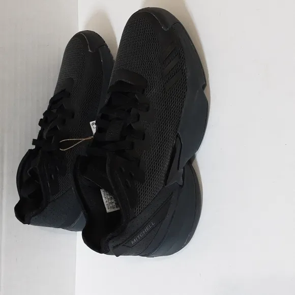 - Adidas D.O.N. Donovan Issue #4 Basketball Shoes Black Grey GY6511 kids 5.5