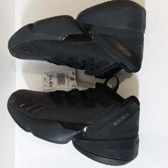 - Adidas D.O.N. Donovan Issue #4 Basketball Shoes Black Grey GY6511 kids 5.5