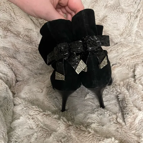 💎 Black Suede Booties w/ Crystal Detail – Bourne Cameron Size 7