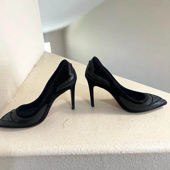-‎ Isabel Marant Suede Leather Black Pumps Closed Shoes Heels. Size 37