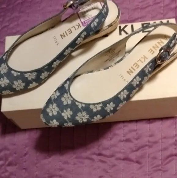 - NIB Anne Klein Espadrille &quot;Marta&quot; Slingback Daisy Blue Sandal Size 8