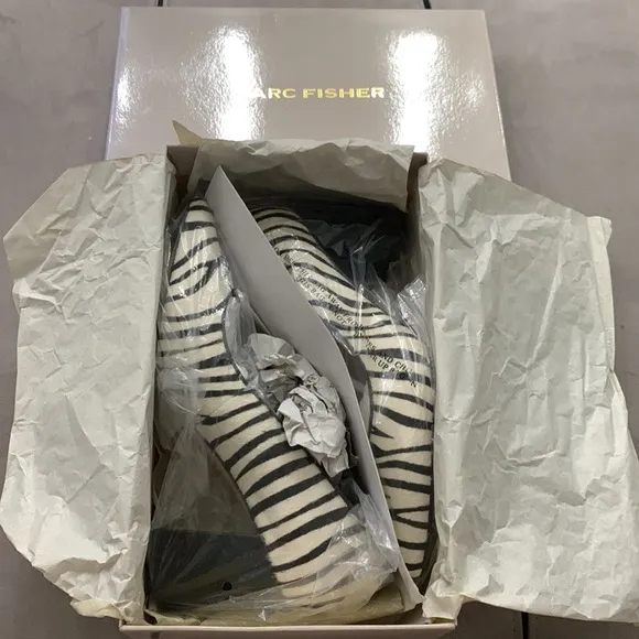 🦓 NIB Marc Fisher Zebra Print Pumps size 10