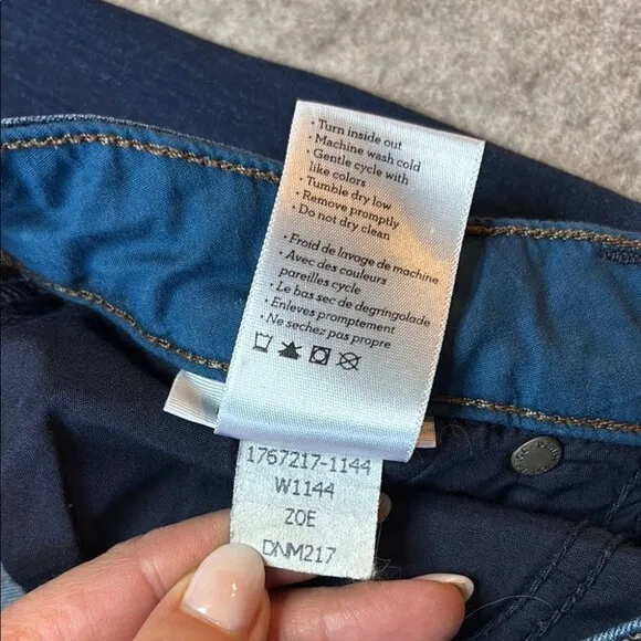 🔥 PAIGE Hoxton Ankle Jeans – Zoe Medium Wash, Size 29 🔥