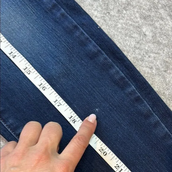 🔥 PAIGE Hoxton Ankle Jeans – Zoe Medium Wash, Size 29 🔥