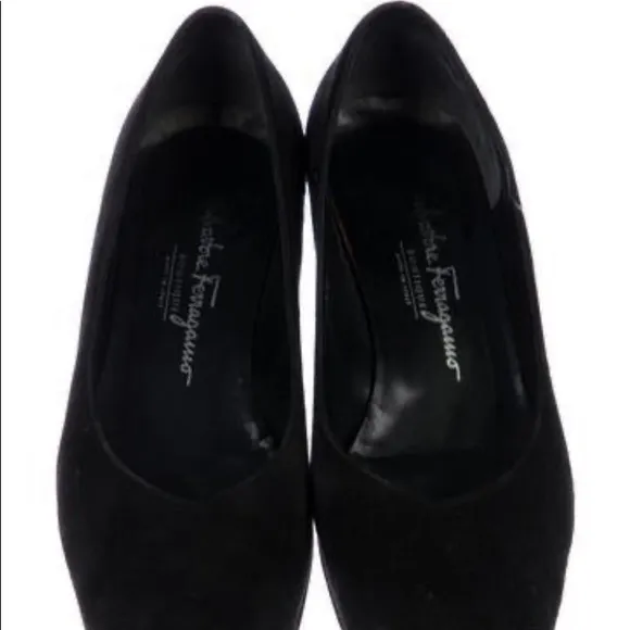 👠 Salvatore Ferragamo black suede heels pumps resin tortoise shell heel