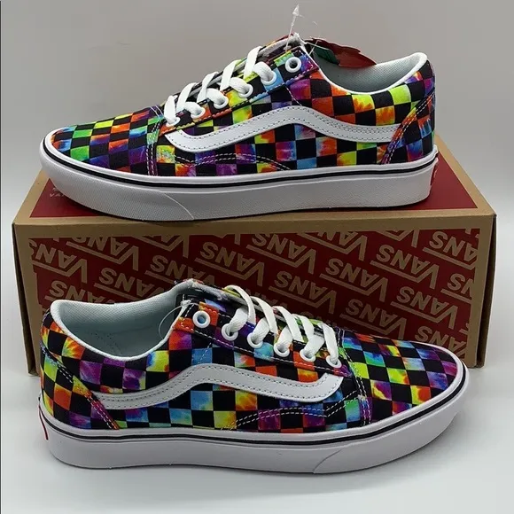• VANS COMFYCUSH OLD SKOOL TIE-DYE CHANCE WMNS