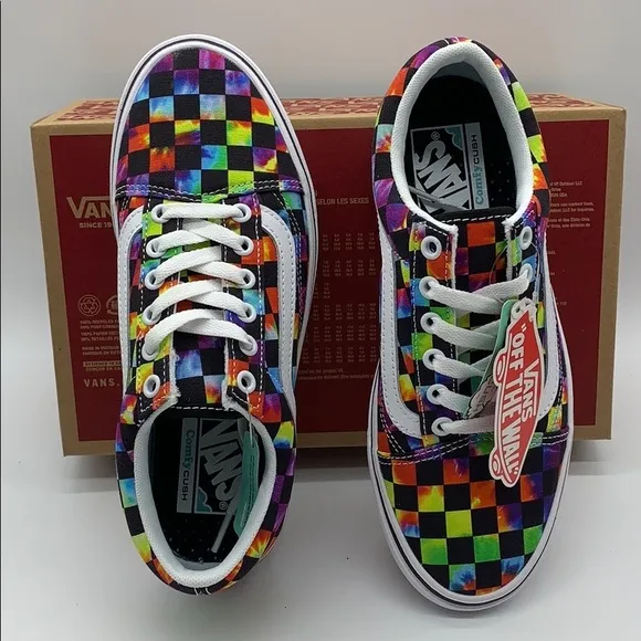 • VANS COMFYCUSH OLD SKOOL TIE-DYE CHANCE WMNS