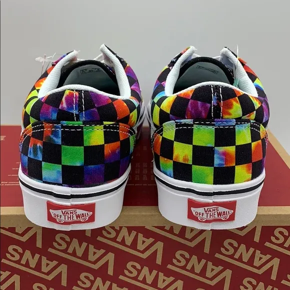 • VANS COMFYCUSH OLD SKOOL TIE-DYE CHANCE WMNS