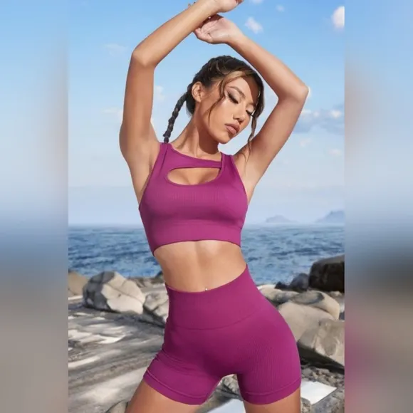 2-piece Matching Fitness Set Cutout Crop Top Sports Shorts Activewear Outfit