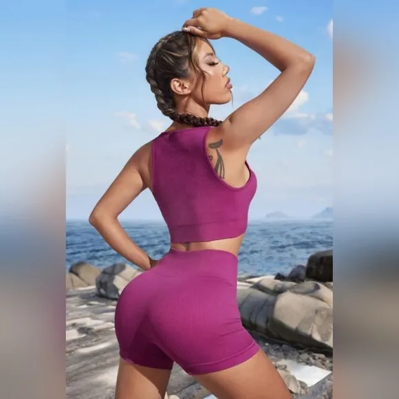 2-piece Matching Fitness Set Cutout Crop Top Sports Shorts Activewear Outfit