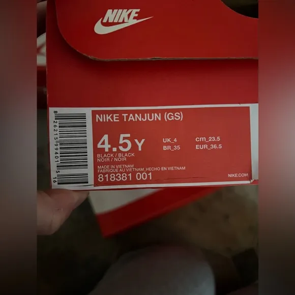 223: Nike Tanjun (GS) Black