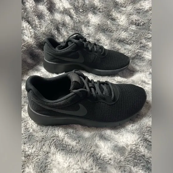 224: Nike Tanjun (GS) Black