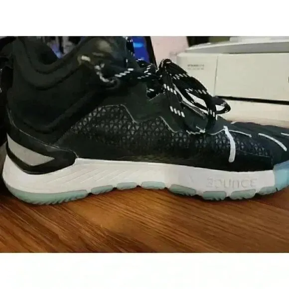 adidas D Rose Son Of Chicago Basketball Shoes, Size 7 M, Black  Nice A100