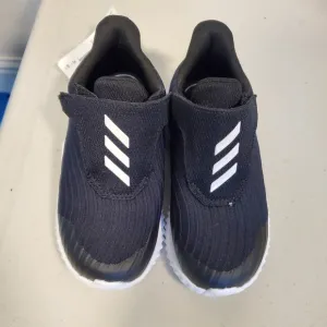 Adidas kids shoes. NWT.