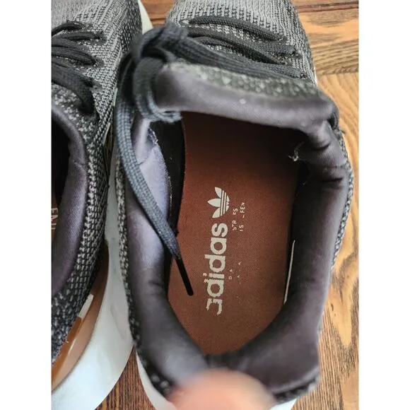 Adidas Swift Run 22 Women's Sneaker Shoes Size 7.5 Black Leopard EUC