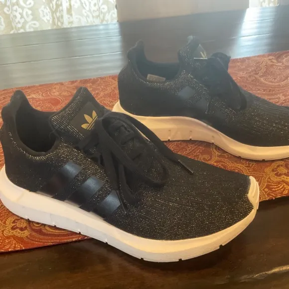 Adidas Swift Run Black Gold Sparkles Shoes Women’s Size 7, worn twice, msrp $85