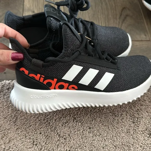 Adidas youth size 5 Kaptir 2.0 K NWT cloudfoam
