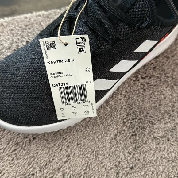Adidas youth size 5 Kaptir 2.0 K NWT cloudfoam