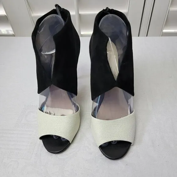 Aerin Sz 7 Open Toe Peep Slit Sandal Black White