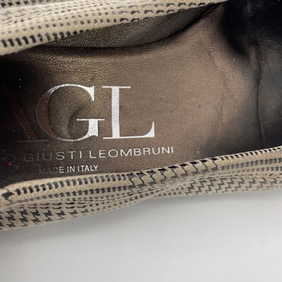 AGL Made in Italy Women's Gray Plaid Toe Buckle Wedge Heel Shoe Size 37.5 US 7