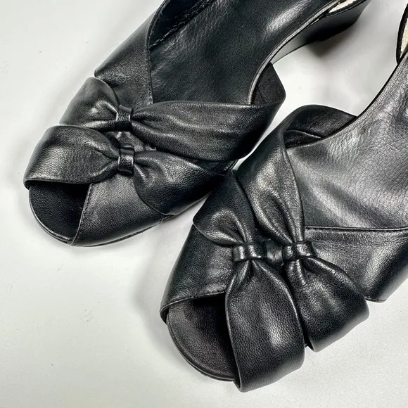 Agnes B. Women's Black Leather PlatformPeep-Toe Shoes