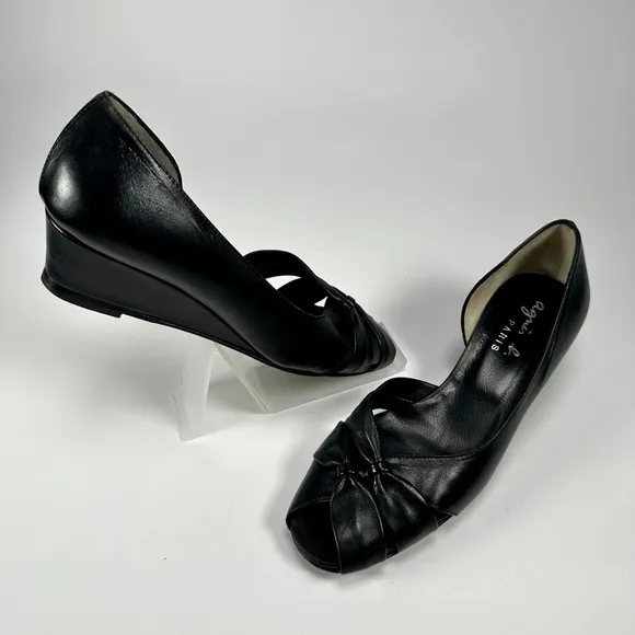 Agnes B. Women's Black Leather PlatformPeep-Toe Shoes