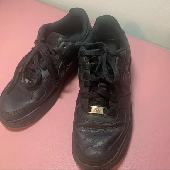 Air Force 1 LE GS 'Triple Black' Youth Size 6 Athletic Shoes Sneakers
