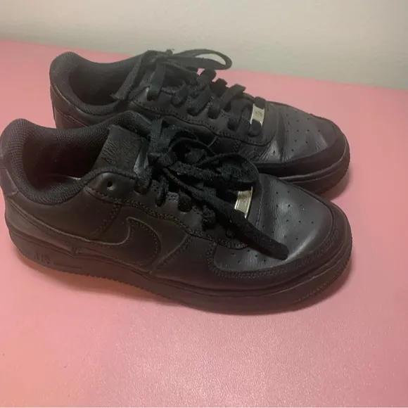 Air Force 1 LE GS 'Triple Black' Youth Size 6 Athletic Shoes Sneakers
