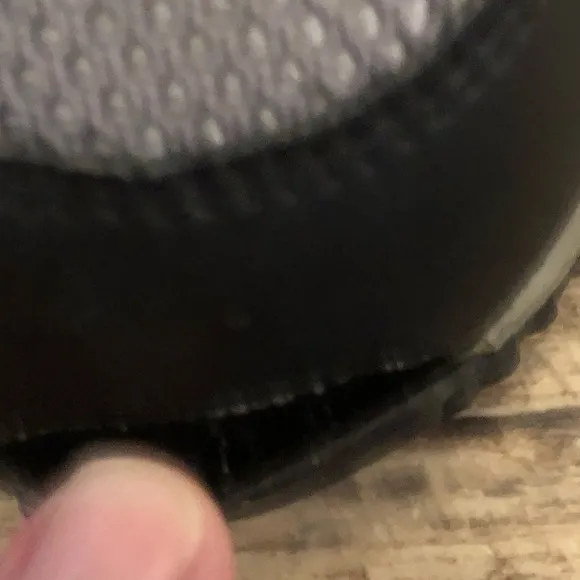 Air max 90 Atlantic’s yellow color rubber in front of is coming away from shoe