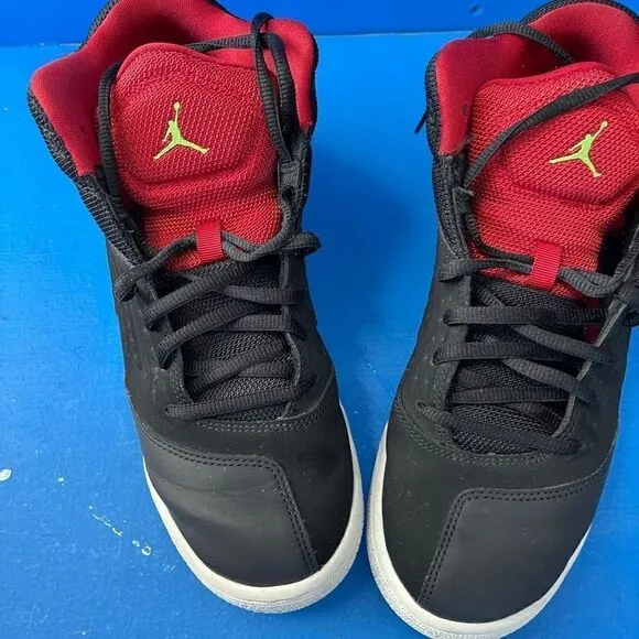 Air Jordan Youth New School GS Shoes 768902-013 Black/Red Boys Youth Size 7Y.