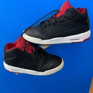 Air Jordan Youth New School GS Shoes 768902-013 Black/Red Boys Youth Size 7Y.
