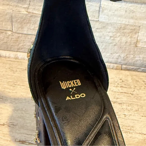 Aldo x Wicked Takeflight Size 8.5M Women’s Black Platform Block Heel Sandal NEW