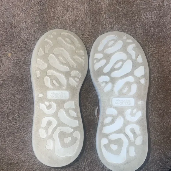 Alexander McQueen Glitter Shoes size 29✨