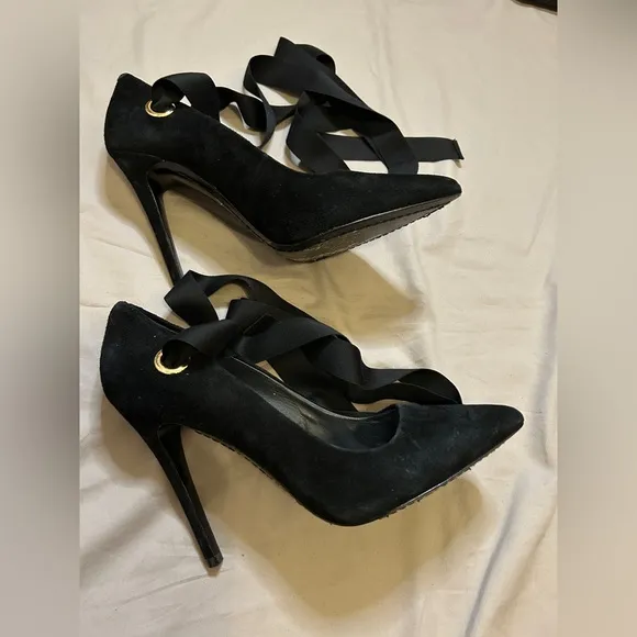 Alice Olivia Dominique tie ankle heels in black color Size 9.5