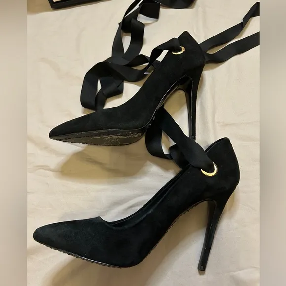 Alice Olivia Dominique tie ankle heels in black color Size 9.5