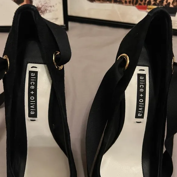 Alice Olivia Dominique tie ankle heels in black color Size 9.5
