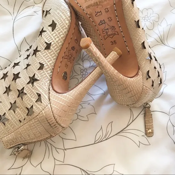 Alice   Olivia Giovanna star peep toe booties