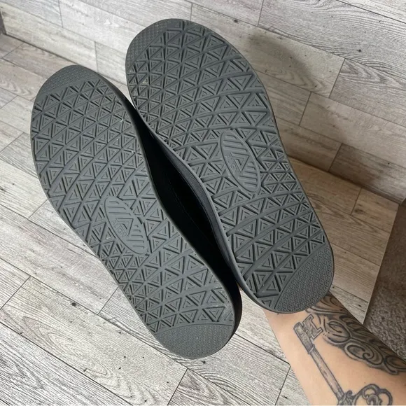 ALIGN By Nurse Mates Black Trayton Flat Shoes Size 8