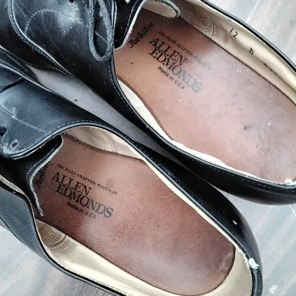 Allen Edmonds black shoes. Size 12d🖤