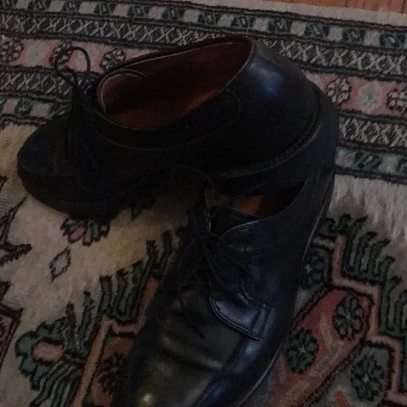 Allen Edmunds men dress shoes size 10B