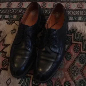 Allen Edmunds men dress shoes size 10B