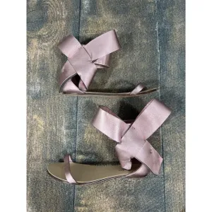 Aminah Abdul Jillil Girls Youth Size 3 Kids Bow Sandal Metallic Pink!