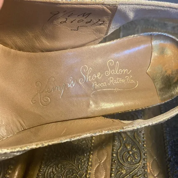 Andrew Geller heels shoes size 9.5 VTG gold rose slingback bridal kitten heel