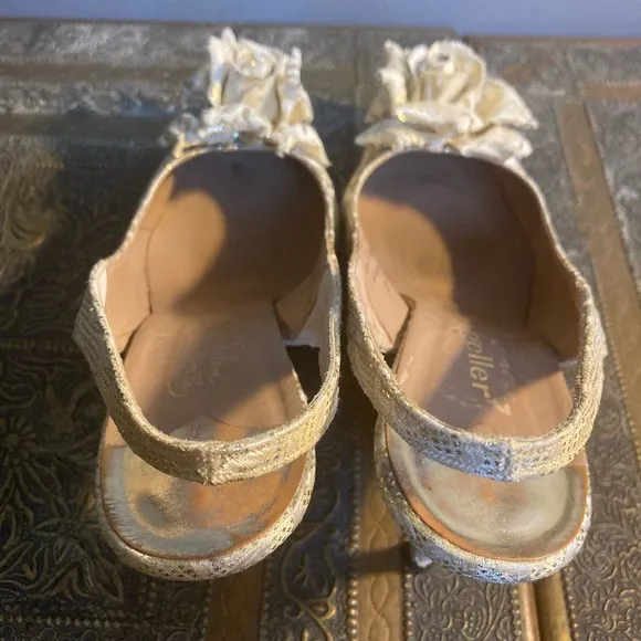 Andrew Geller heels shoes size 9.5 VTG gold rose slingback bridal kitten heel