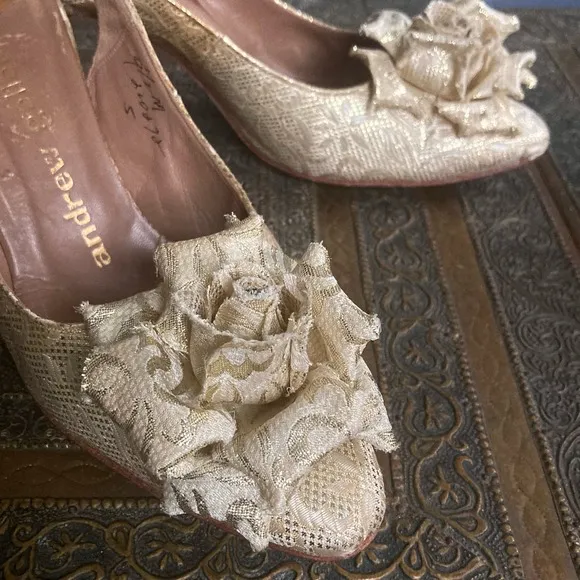 Andrew Geller heels shoes size 9.5 VTG gold rose slingback bridal kitten heel