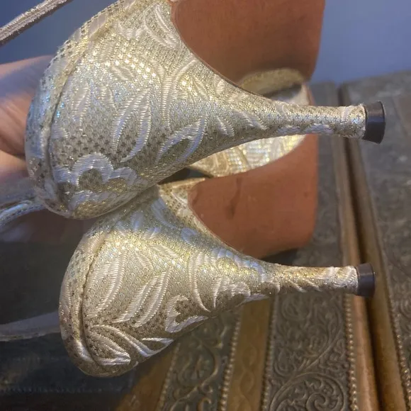 Andrew Geller heels shoes size 9.5 VTG gold rose slingback bridal kitten heel