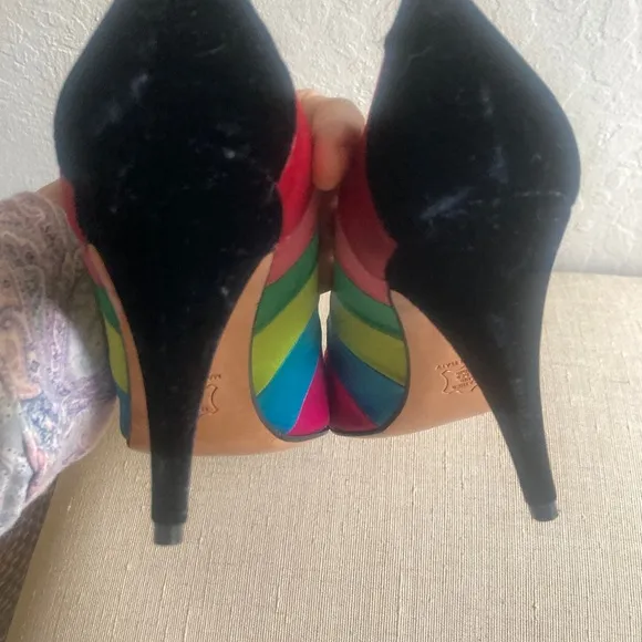 Anne Klein Vtg 80’s Velvet &amp; Satin rainbow high heels PRIDE shoes 8 mob punk 70s