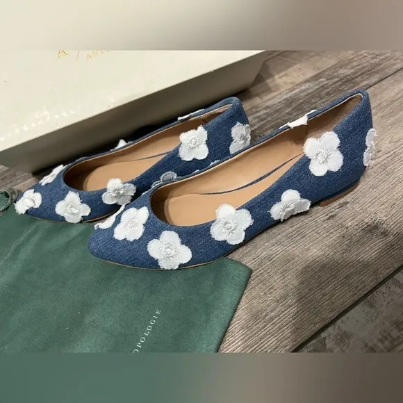 Anthropologie Dark Denim White Floral Applqe Ballet flats shoes TJL-20-6