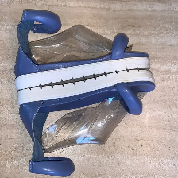 ANTHROPOLOGIE MAEVE puffy blue leather sandals, zip back, platform. 39 EUC