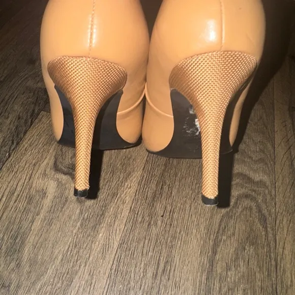 Antonia Saint Elegant Tan Women's Pumps size 7